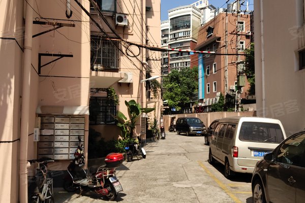 凯旋路2280弄小区