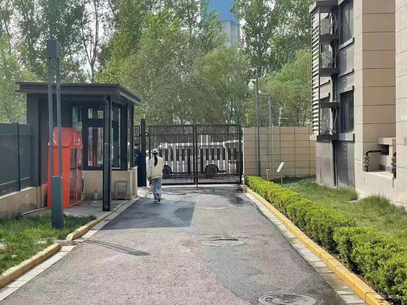 东坝保利和悦园地铁房人车分离南向64一居