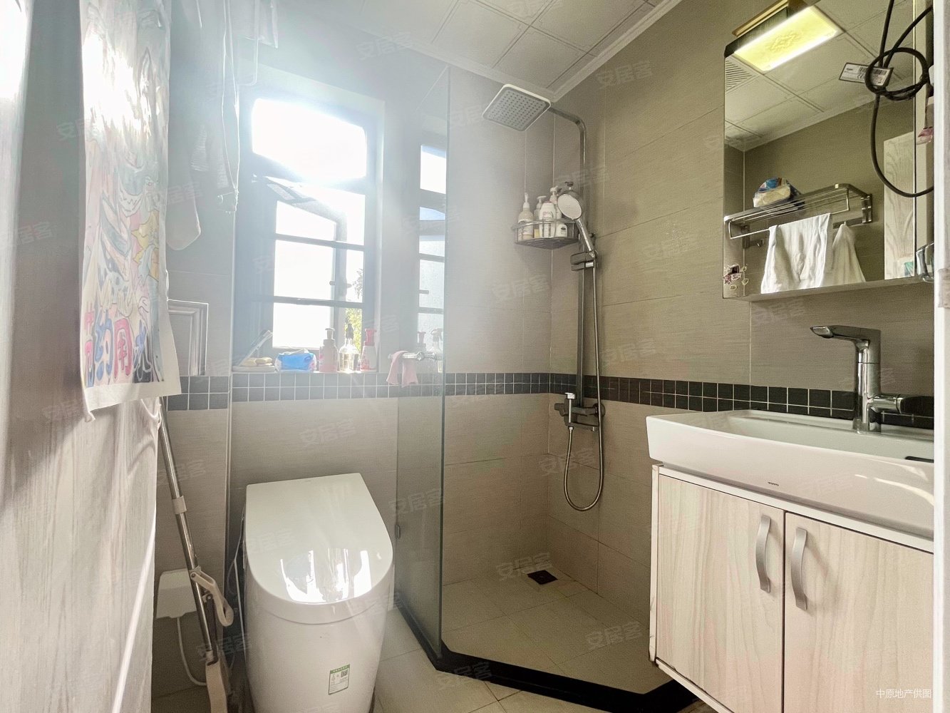 总价6xx万 买深圳湾后海三房 电梯小高层 南北通透,蓝月湾畔二手房