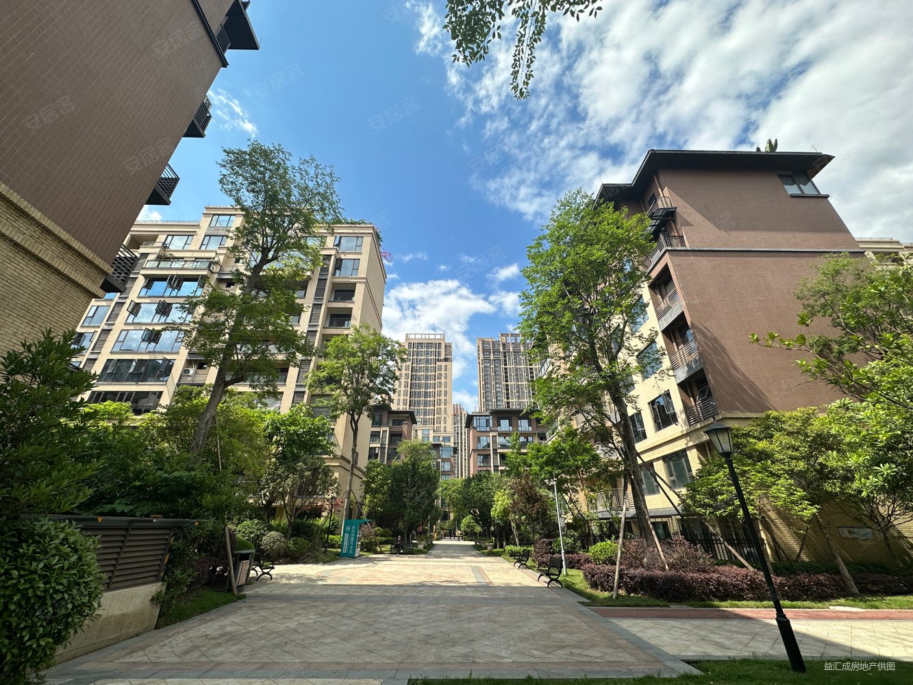 成都房产网>成都二手房>天府新区二手房>麓山二手房>合能枫丹铂麓三期