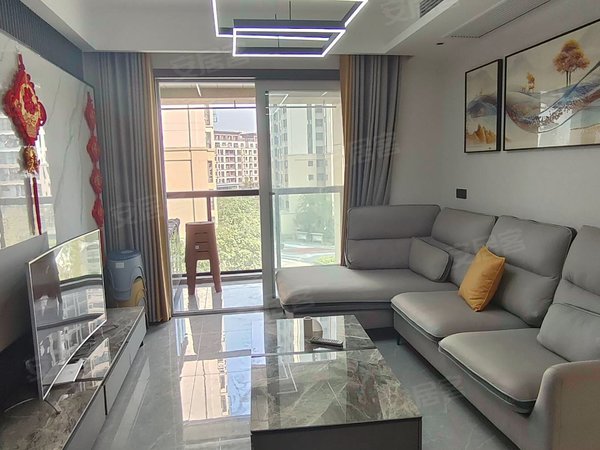 重庆合川合川宝龙城市广场悦府云璟次新小区,精装三房,九点九成新