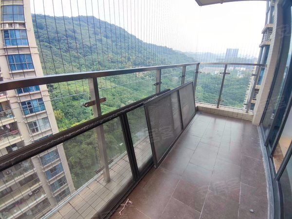 深圳福田下梅林咏山名苑咏山名苑高楼层  大三房二厅二卫   可以看