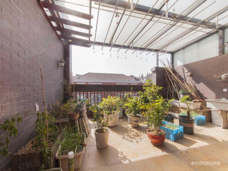 南京房产网>南京二手房>玄武二手房>红山二手房>凤凰山庄>800_600