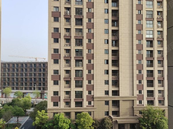 上海宝山大场汇秀雅苑急租,无中介费15号线祁安路地铁口温馨装修朝南