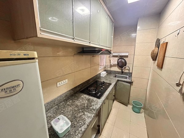 重庆万州高笋塘英伦世家现场实拍 国本医院附近 英伦世家 简装小两室