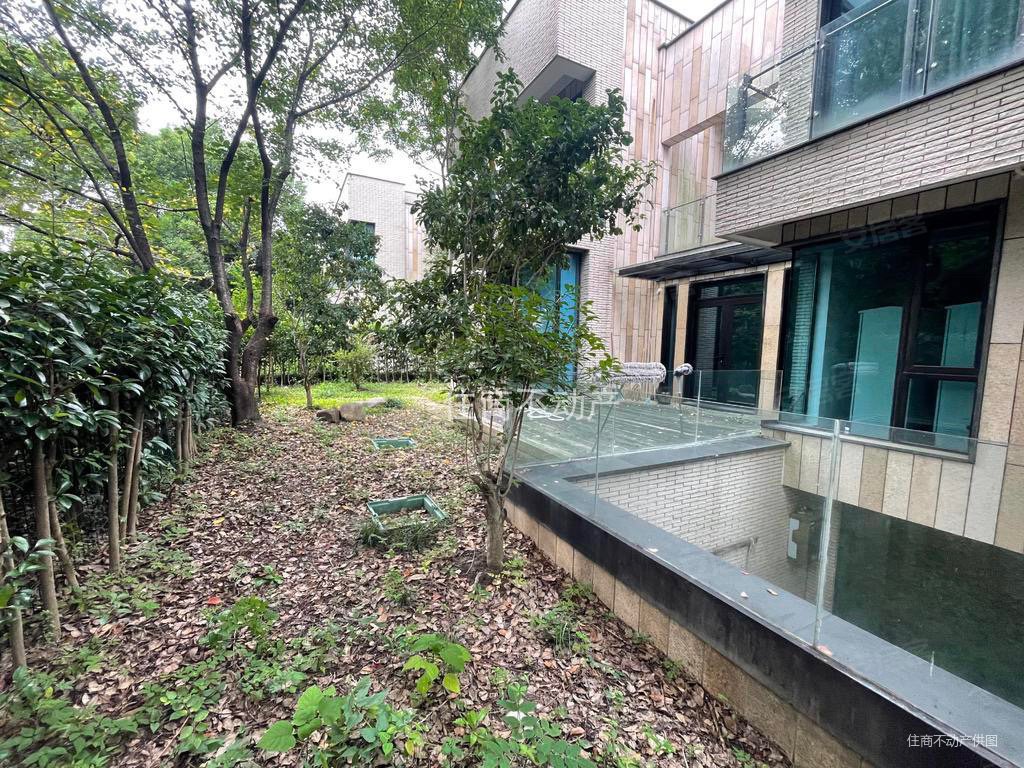 上海房产网>上海二手房>嘉定二手房>南翔二手房>白金院邸(别墅)>