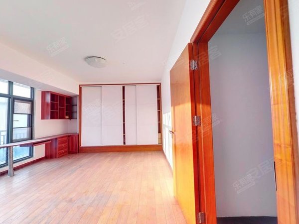 深圳宝安马安山上寮花园宝安沙井上寮花园独栋别墅出租,可商住两用