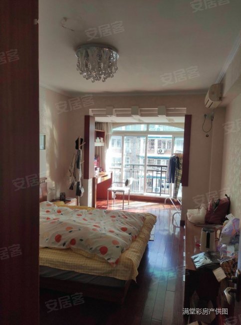 体育馆对面文景花园顶阁3室2厅精装修地铁3号线