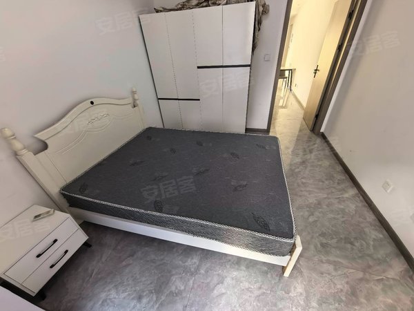 嘉兴南湖新丰镇和雅新家园林泾里林泾里2室1厅1卫，带阳台，近邬桥，开发区，押一付一，可短租出租房源真实图片