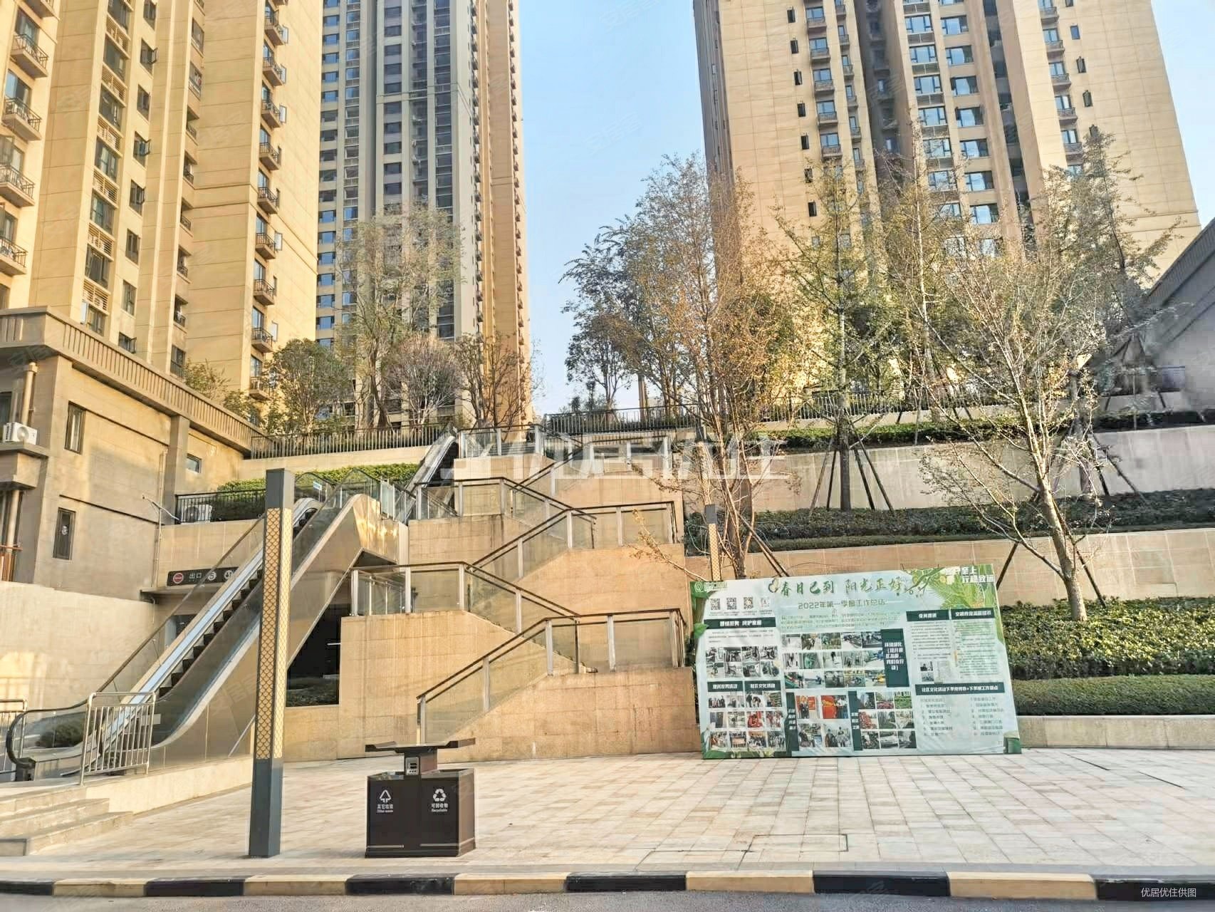 中间楼层,恒大中央广场(二期)二手房,242万,4室2厅,2卫,142平米-重庆