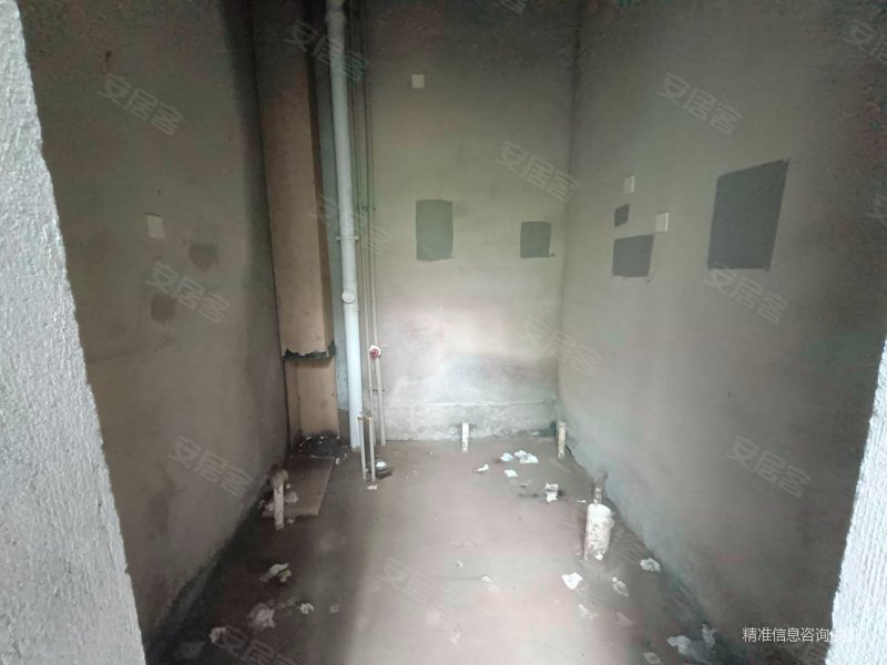 三水澜湾6室3厅5卫334㎡南北880万