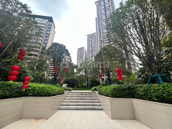 南宁青秀东盟商务保利天悦台保利天悦台 4室2厅2卫 配套齐全 电梯房