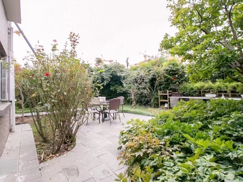 北京房产网>北京二手房>海淀二手房>西山二手房>香山艺墅>800_600