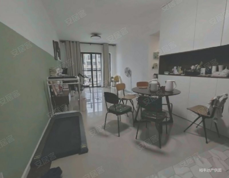 恒创恒福花园~3居室~空间大~低楼层~主卧客厅朝南~看房有钥