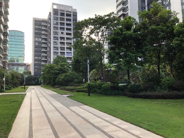 广州花都新区凤凰御景凤凰御景 豪装2房 带花园 马鞍山地铁口 骏壹