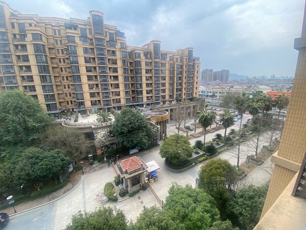 杭州富阳富春飞虹丁香花园大润发附近,丁香花园小区,精装套房出租房源