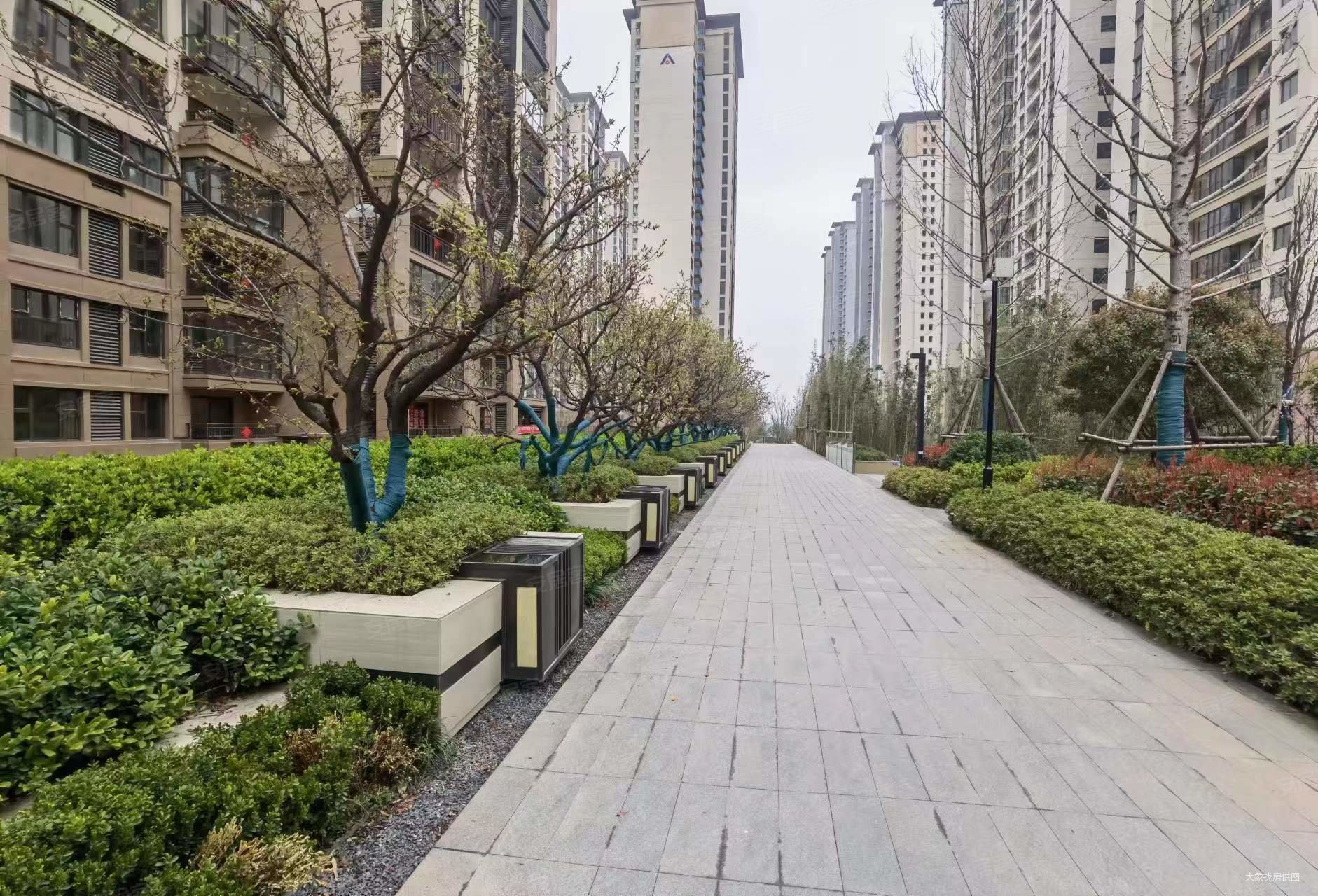 南阳房产网>南阳二手房>卧龙二手房>卧龙城区二手房>建业碧桂园龙悦城