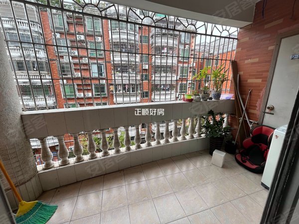 珠海香洲梅华富康花园体育中心西门富康花园精装3房出租保养好业主