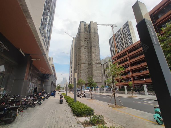 广州黄埔鱼珠富颐华庭富颐华庭 中楼层南向三房 拎包入住 小区免停车