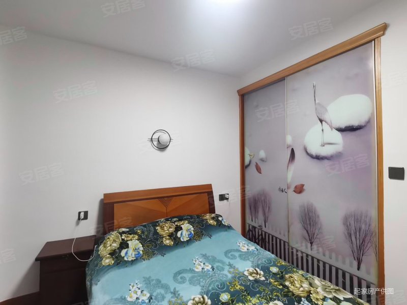 荣安花园,精装两室出售,84.27平146.8万