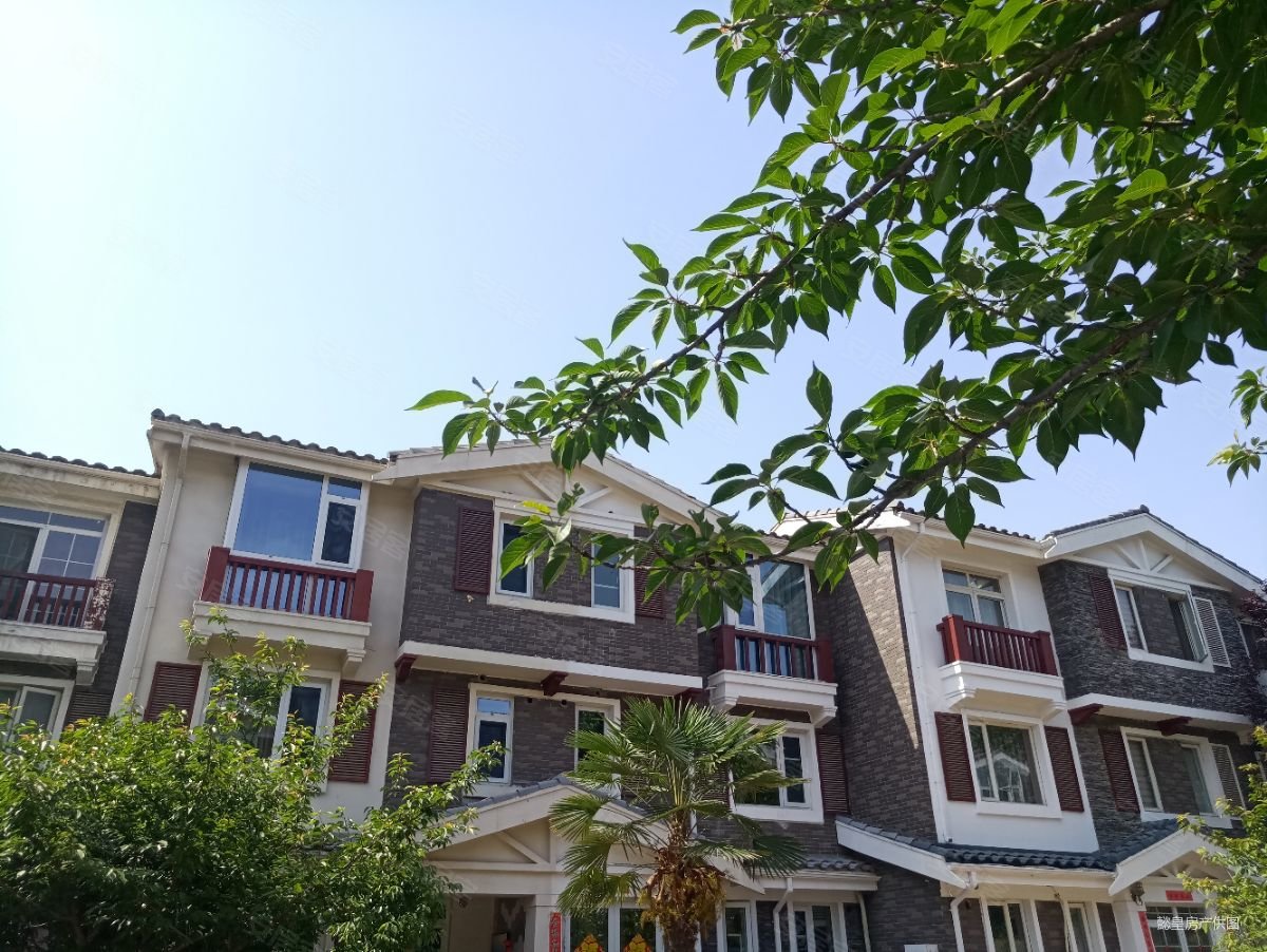 凯瑞国宝花园(别墅)5室2厅3卫247.27㎡南北710万