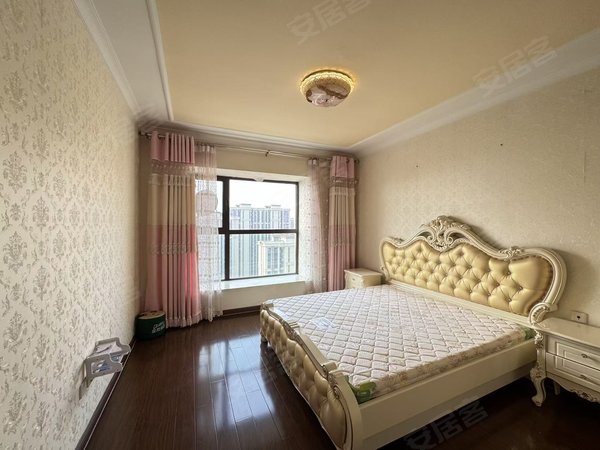 包头九原富力城富力城(EFG区)富力城 117平 三居室 欧式风格 带全套家具家电 拎包入住出租房源真实图片