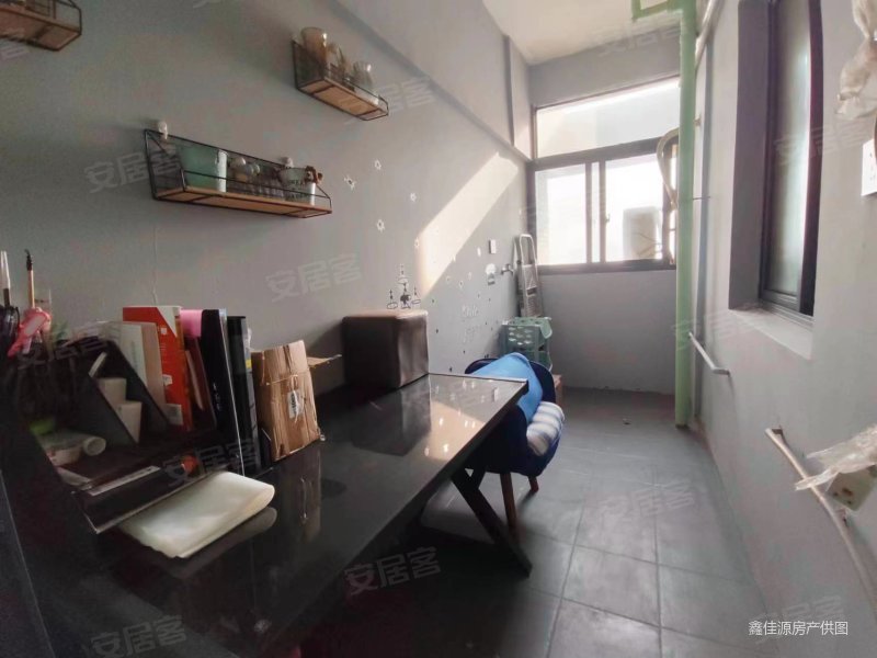 正地铁口 朝南精装两房 证件齐全 可以过户 中间楼层,汉口北一号公馆