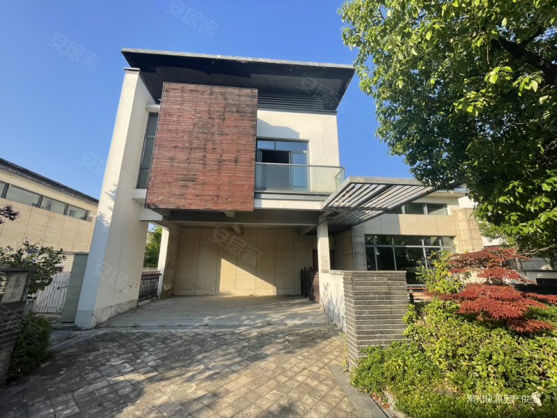 独栋大别墅房东移民诚心出售,私人码头游艇入户湖景别墅