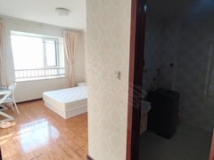 青岛市南青岛大学主卧 可月付 电梯 软件园 设施齐全 空调 银川西路出租房源真实图片