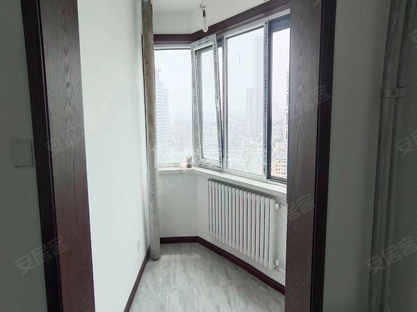 天津河西越秀路和平公寓临近地铁,设和办公,电梯楼,采光好出租房源