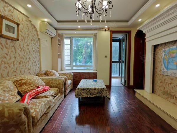 本人真实,精装修两室两厅加衣帽间,固定