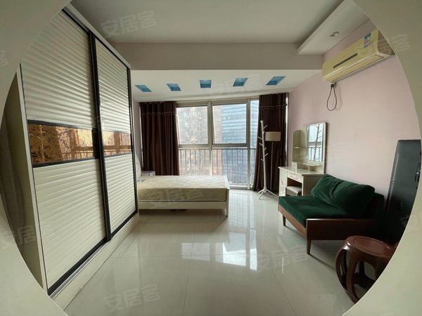 南昌红谷滩沙井路国际金融中心靠联发天虹 对面地铁口 华润万家 房东