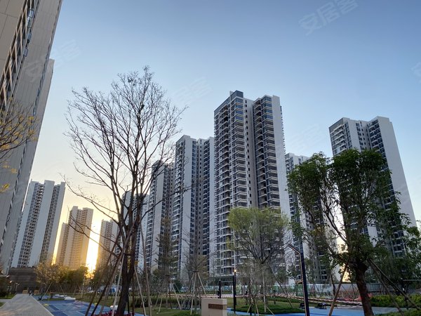 广州番禺石楼智联汽车小镇智联汽车小镇 2室2厅1卫 71平 电梯房 精