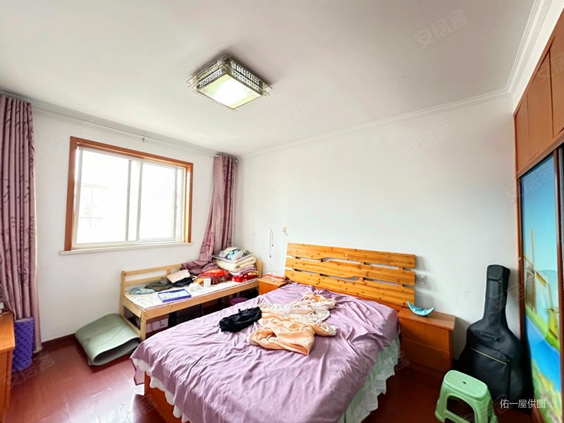 龙池花园 居住密度低 满五   商品房 高楼层视野好 有电梯