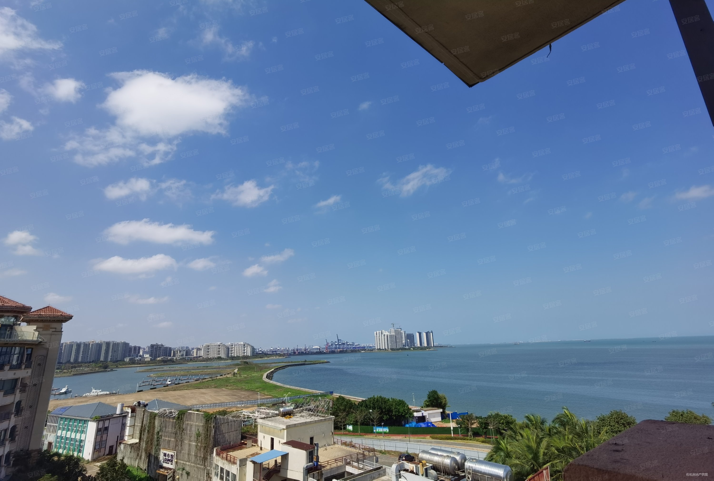 海口湾1号5室2厅3卫137.37㎡南北690万