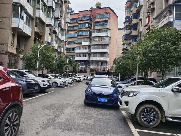 贵阳乌当新添寨105地质队宿舍2室 整租 押一付三 60平 1200元每月 普