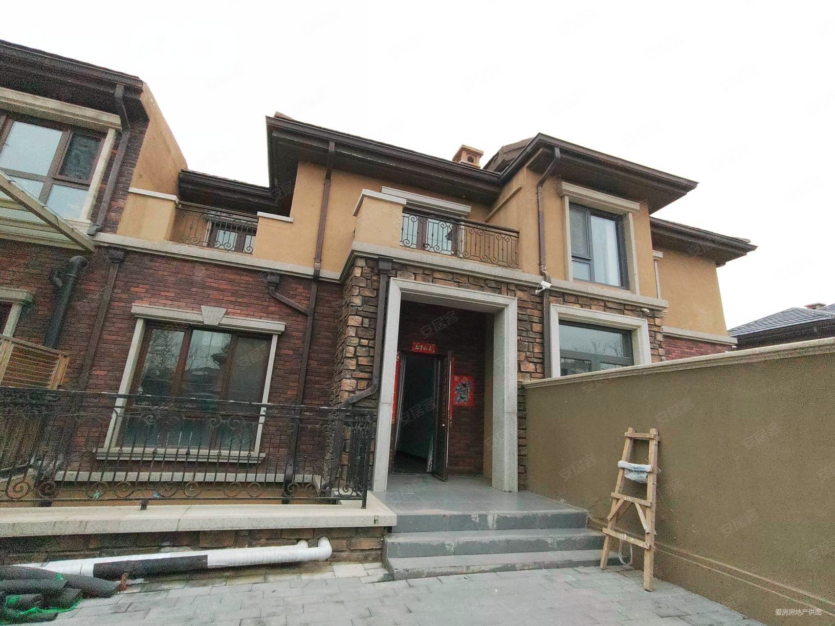 北辰红橡墅3室2厅3卫365.55㎡南北1145万