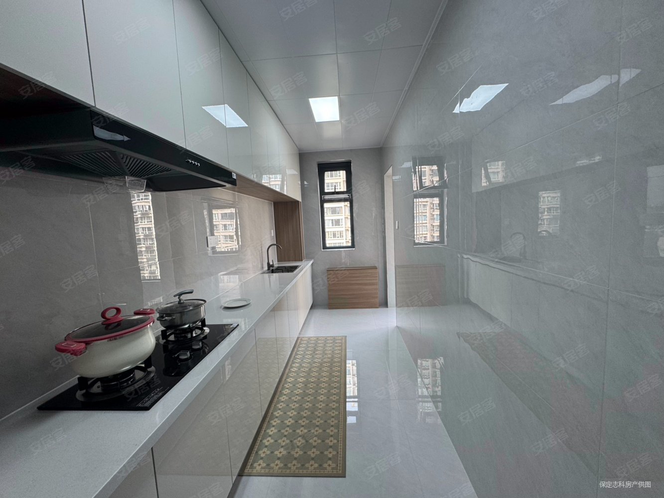 维多利亚夏郡3室2厅2卫137.1㎡南北105.8万