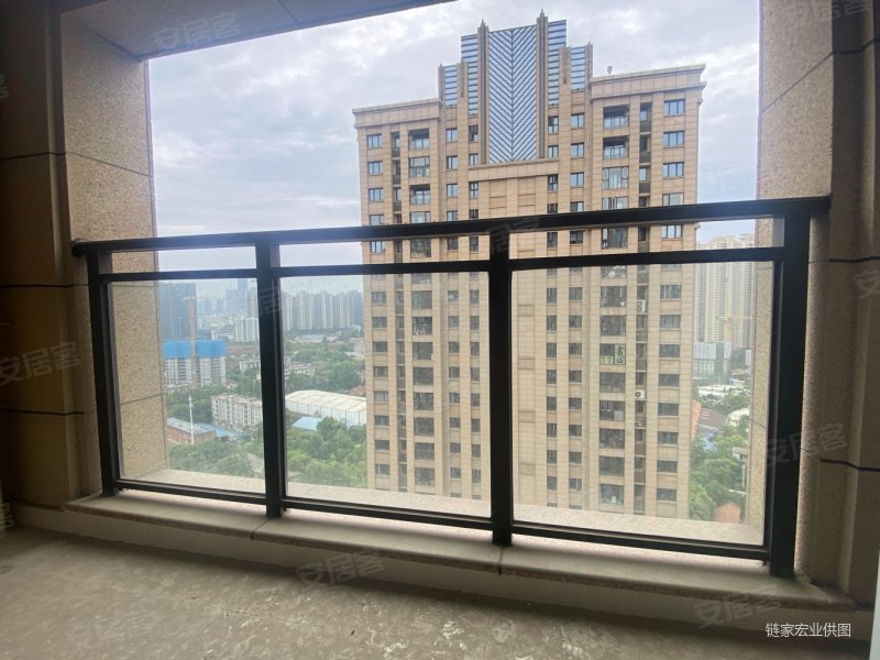 四面不临路 次新房 老证 有钥匙 急售 价格可谈,泛海国际居住区芸海园