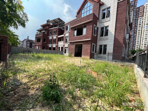 中央香榭(别墅)6室3厅5卫273㎡南北1050万