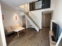 东莞麻涌麻涌城区带阳台， 华阳湖1号复式2房公寓 拎包入住出租房源真实图片