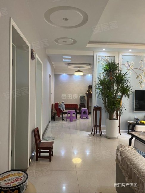 帝景花园精装大三室近超市出行便利