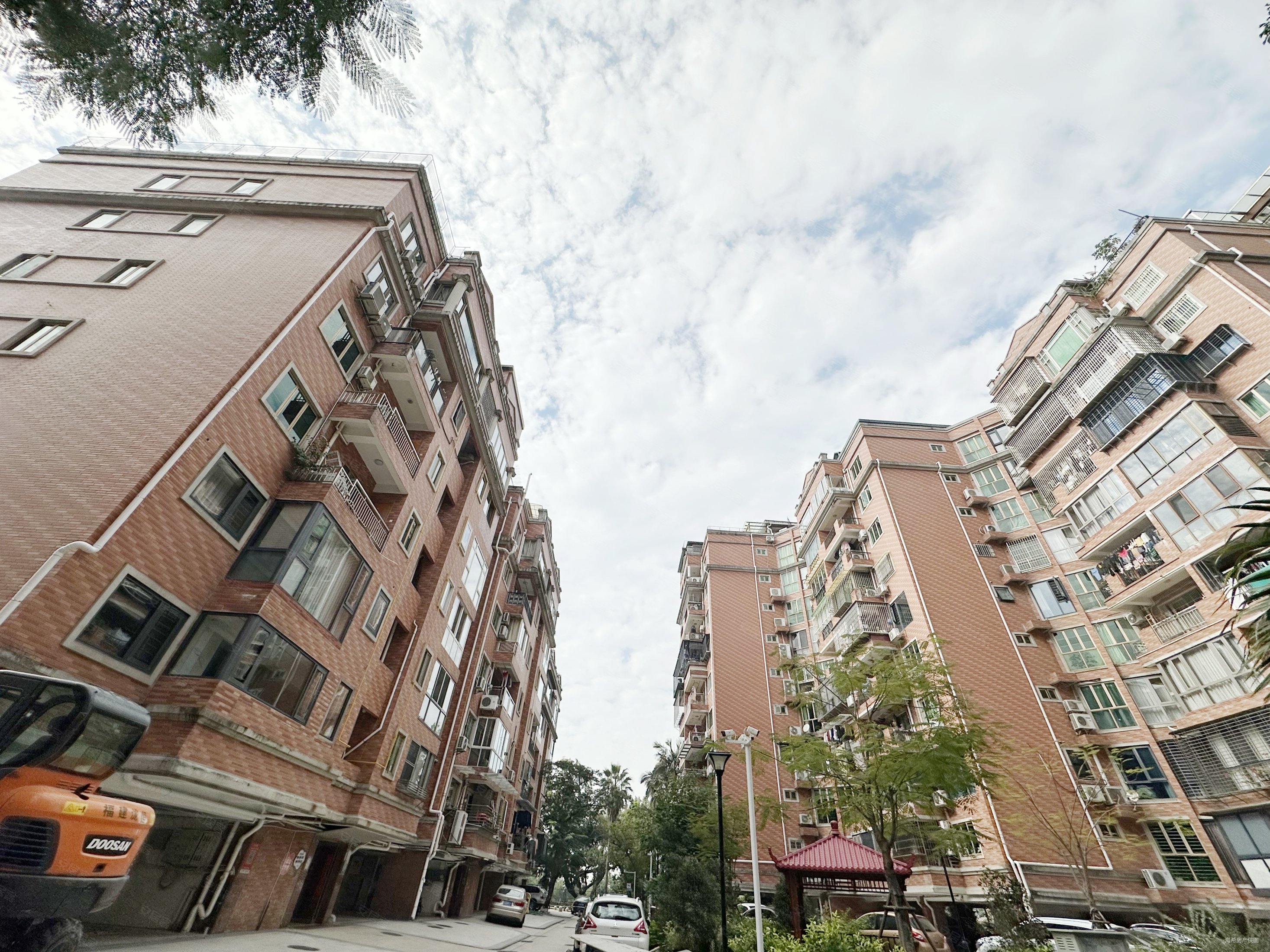 厦门房产网>厦门二手房>思明二手房>白鹭洲二手房>东卉花园>