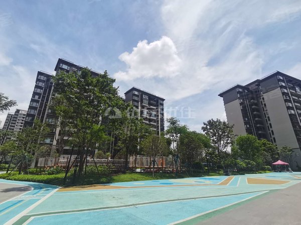 南宁兴宁三塘融创九樾府天德路 小学边上 融创九樾府 精装配齐拎包