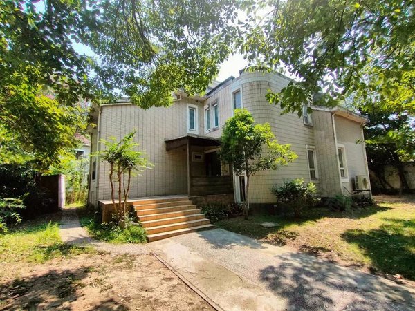 上海青浦徐泾康虹花园(别墅)徐泾东2号线!会展旁!可办公居家!