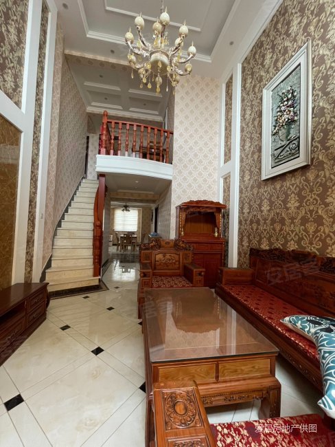 孔雀城八期瞰璟园满五  家具家电全送客厅带挑空