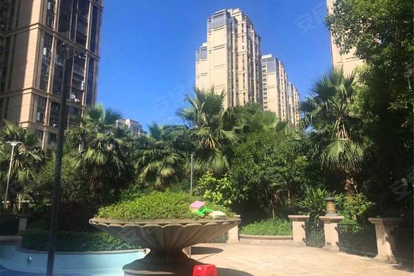 阳光凡尔赛宫a区