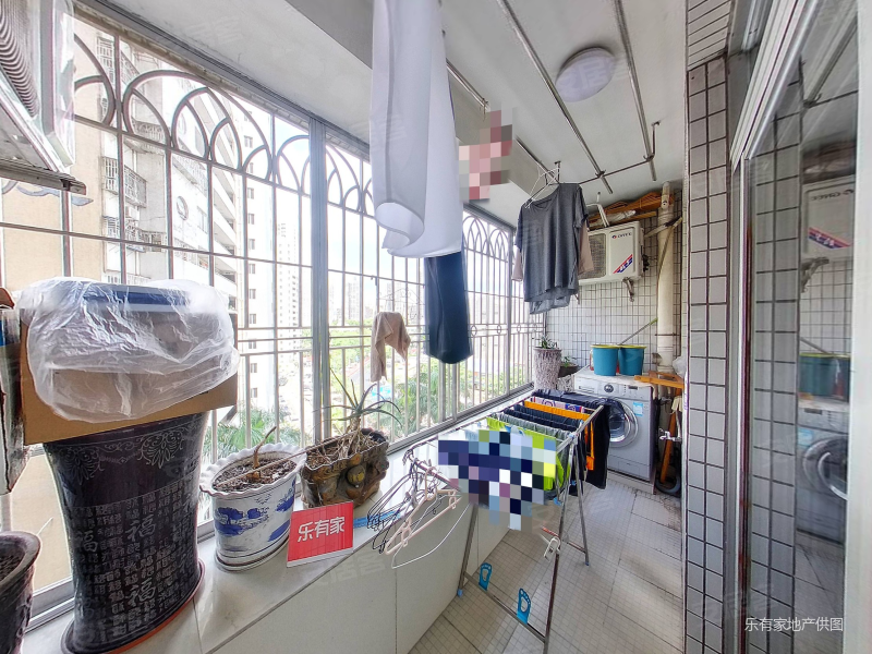 国城花园 商品房 购物方便 精装修 近地铁 小三居