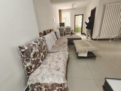 巴彦淖尔市临河临河城区西苑二期步梯一楼,简单装修家具家电齐全,拎包入住出租房源真实图片