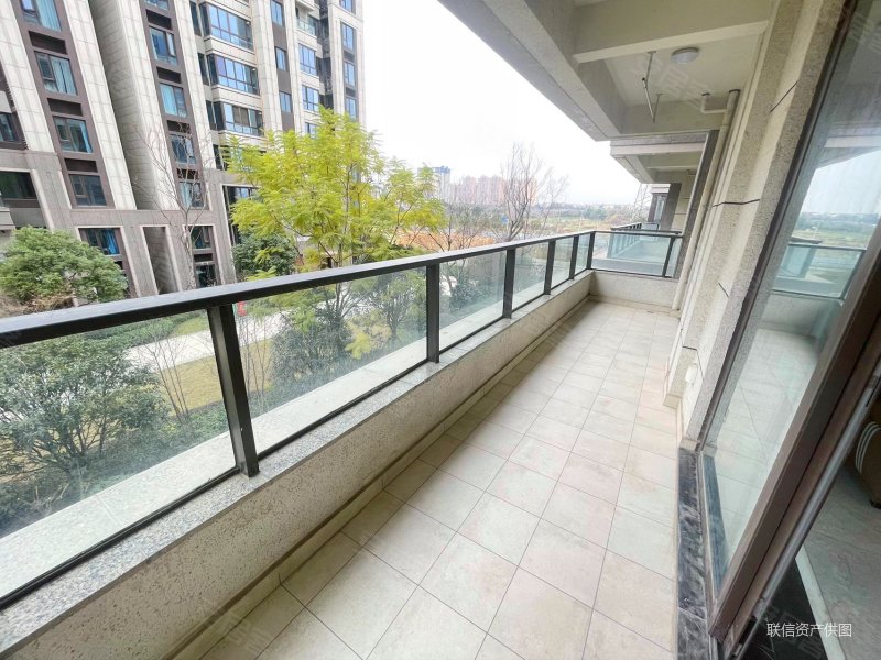 金地悦澜道4室2厅2卫142.32㎡南北295万